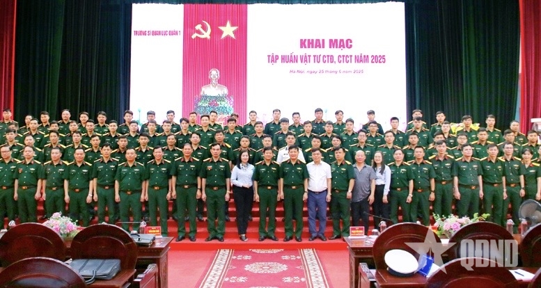 Tập huấn vật tư CTĐ, CTCT cho Trường Sĩ quan Lục quân 1 và Quân chủng Hải quân
